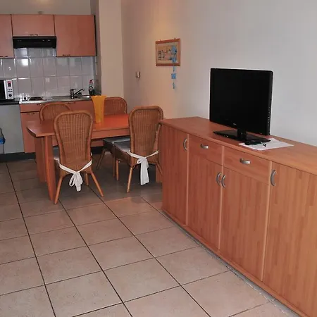 Esplanada Studios Aparthotel 3*