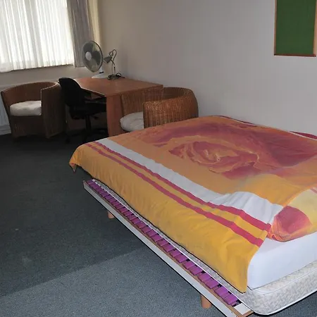 Esplanada Studios Aparthotel