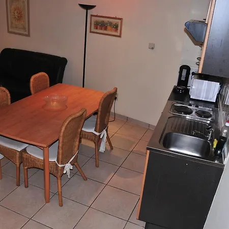 Esplanada Studios Aparthotel